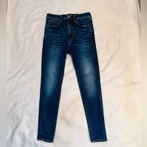 Abercrombie & Fitch Woman’s Ultra High Rise Super Skinny Jeans B4